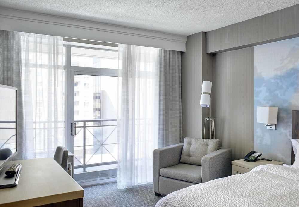 Courtyard By Marriott Toronto Downtown Hotel Ngoại thất bức ảnh
