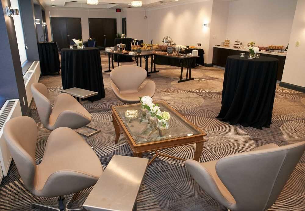 Courtyard By Marriott Toronto Downtown Hotel Ngoại thất bức ảnh