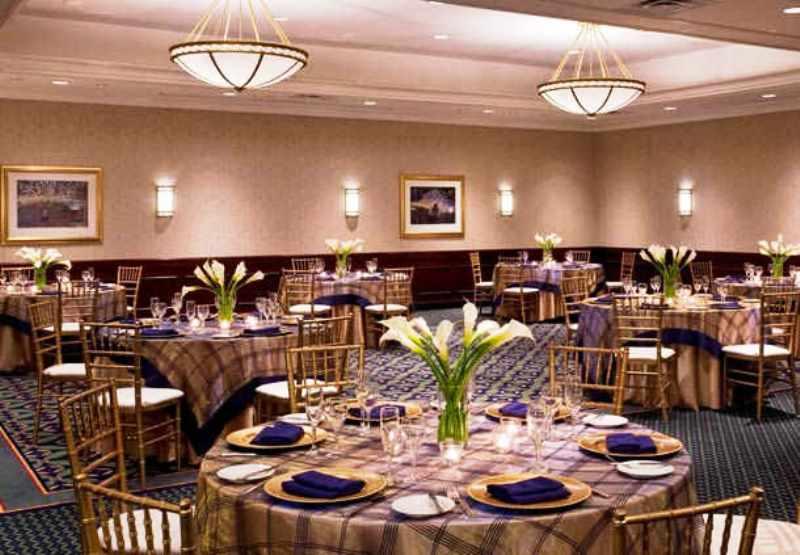 Courtyard By Marriott Toronto Downtown Hotel Ngoại thất bức ảnh