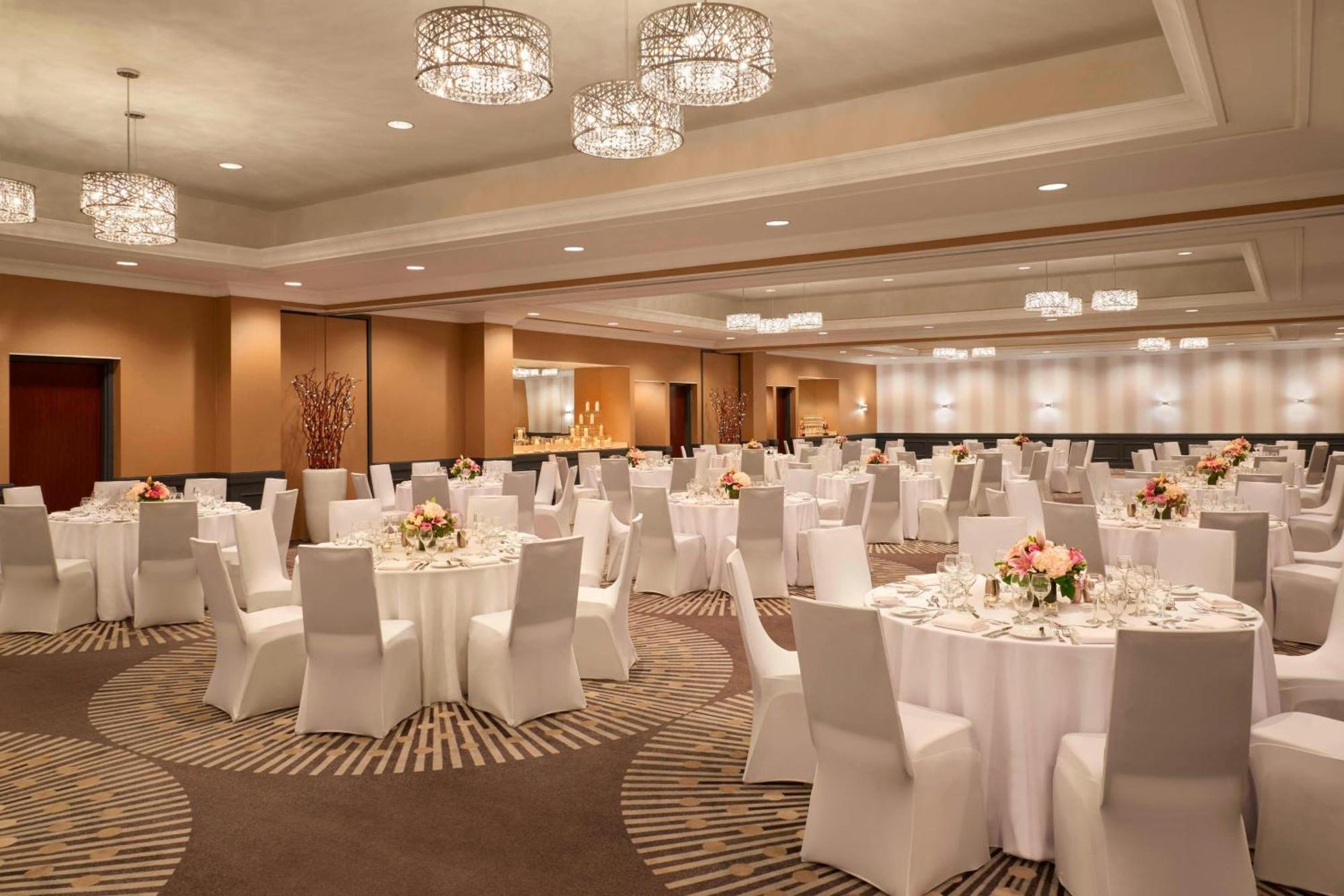 Courtyard By Marriott Toronto Downtown Hotel Ngoại thất bức ảnh