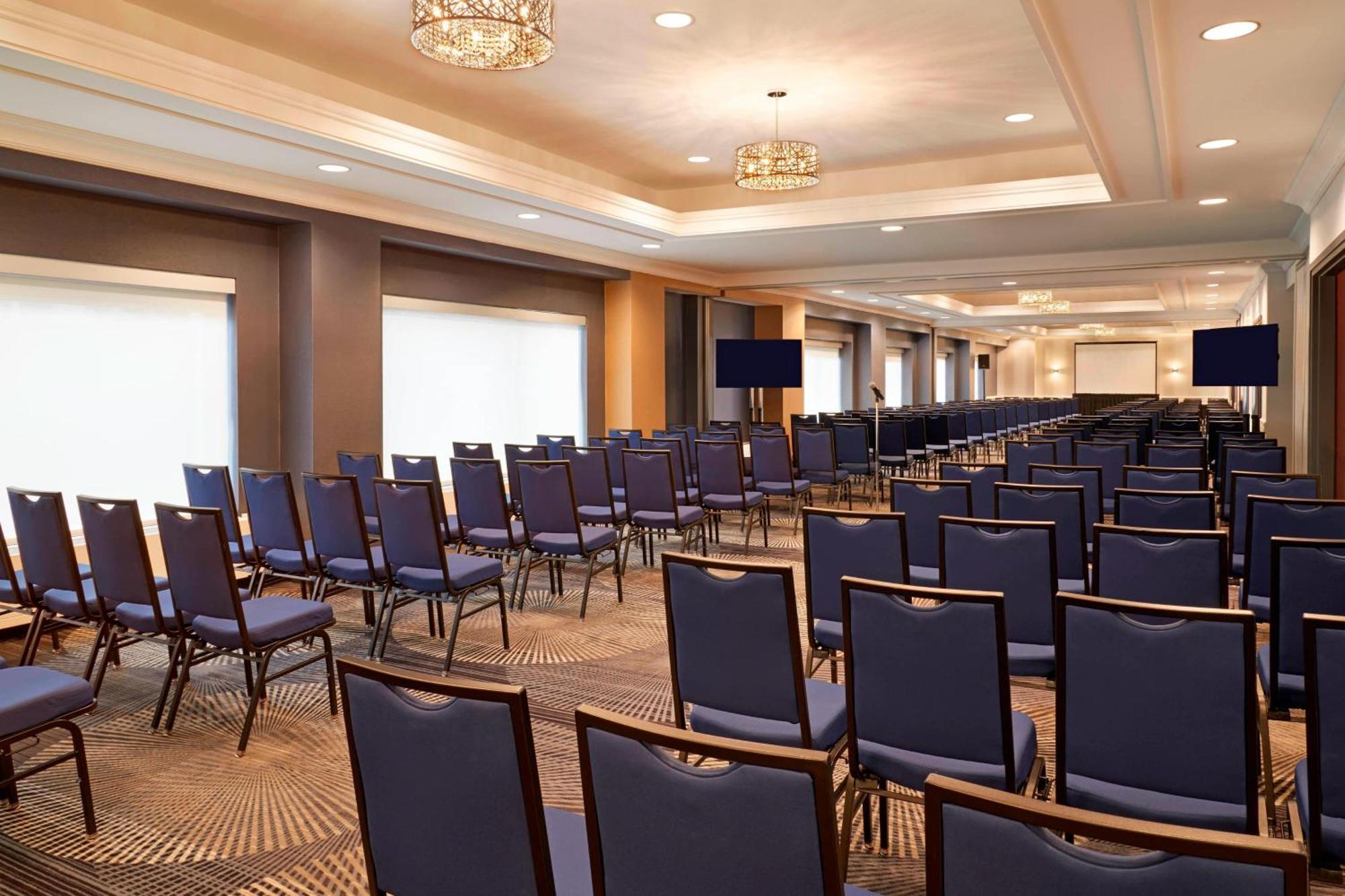 Courtyard By Marriott Toronto Downtown Hotel Ngoại thất bức ảnh