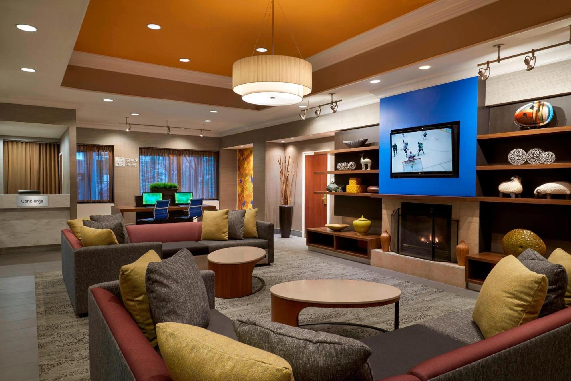 Courtyard By Marriott Toronto Downtown Hotel Ngoại thất bức ảnh