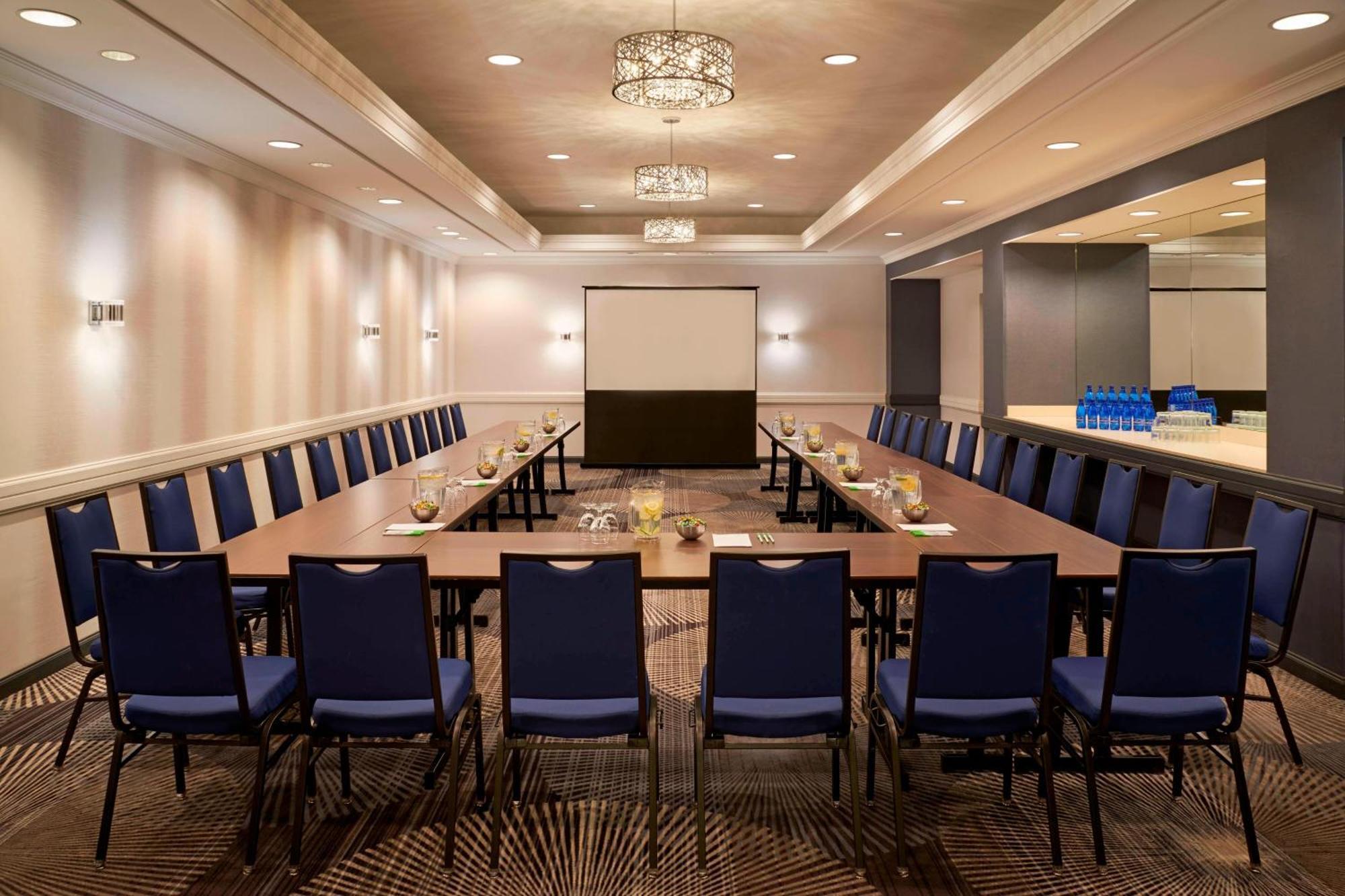Courtyard By Marriott Toronto Downtown Hotel Ngoại thất bức ảnh