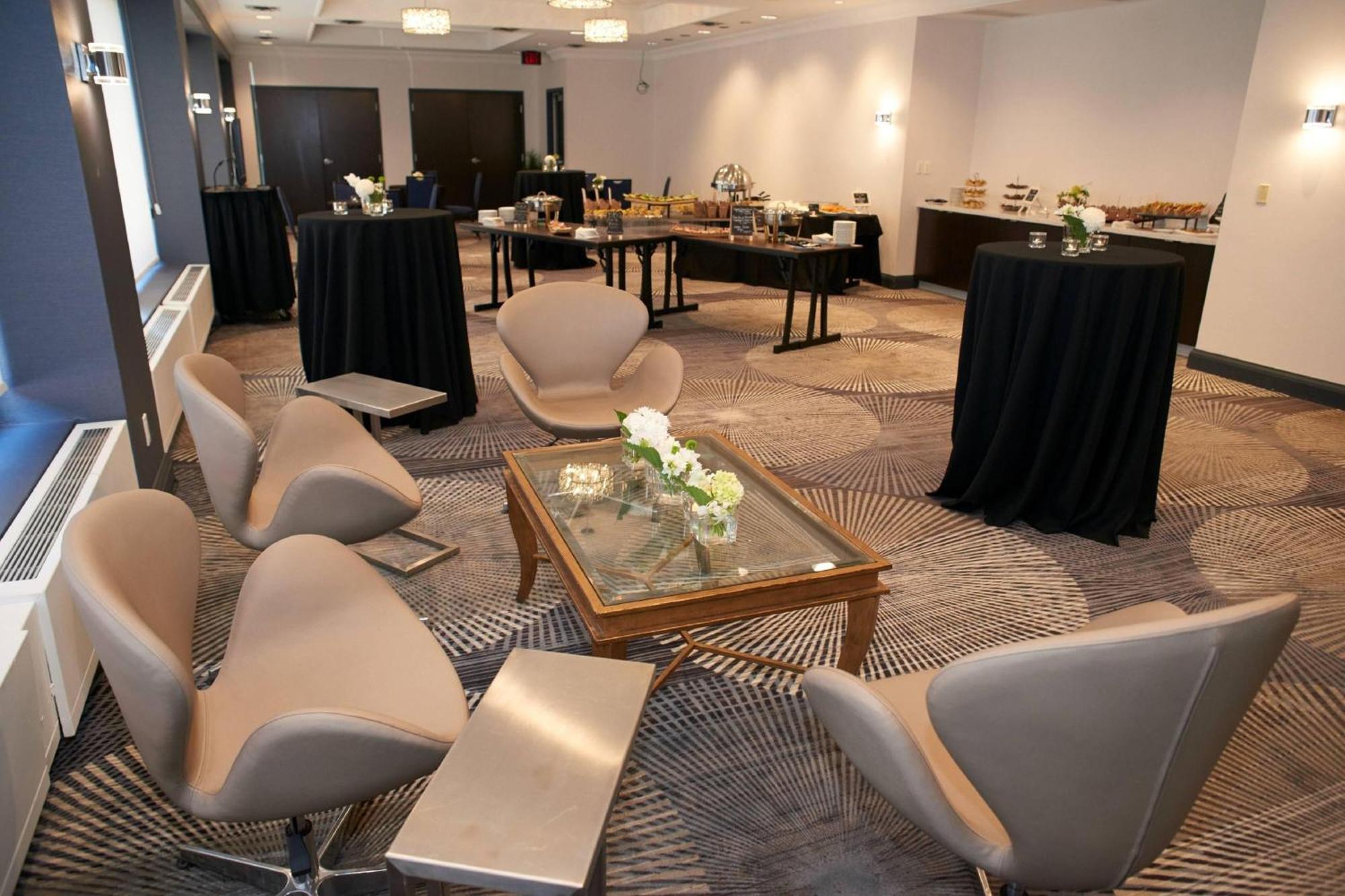 Courtyard By Marriott Toronto Downtown Hotel Ngoại thất bức ảnh