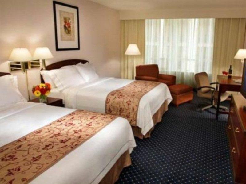 Courtyard By Marriott Toronto Downtown Hotel Ngoại thất bức ảnh