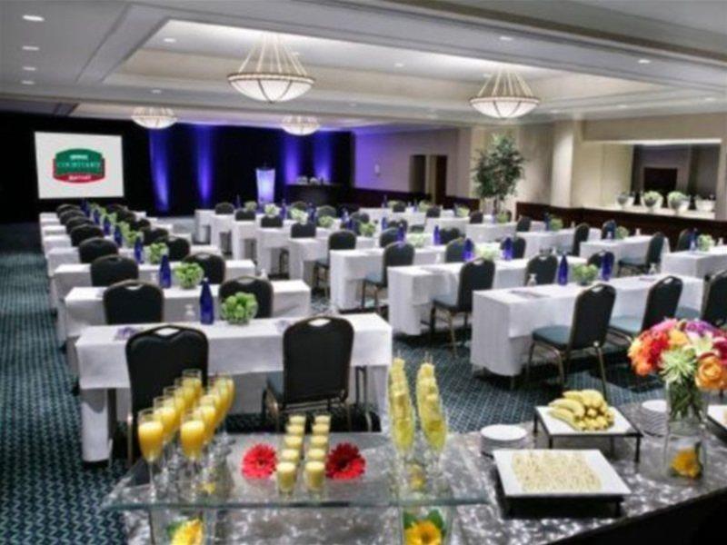 Courtyard By Marriott Toronto Downtown Hotel Ngoại thất bức ảnh